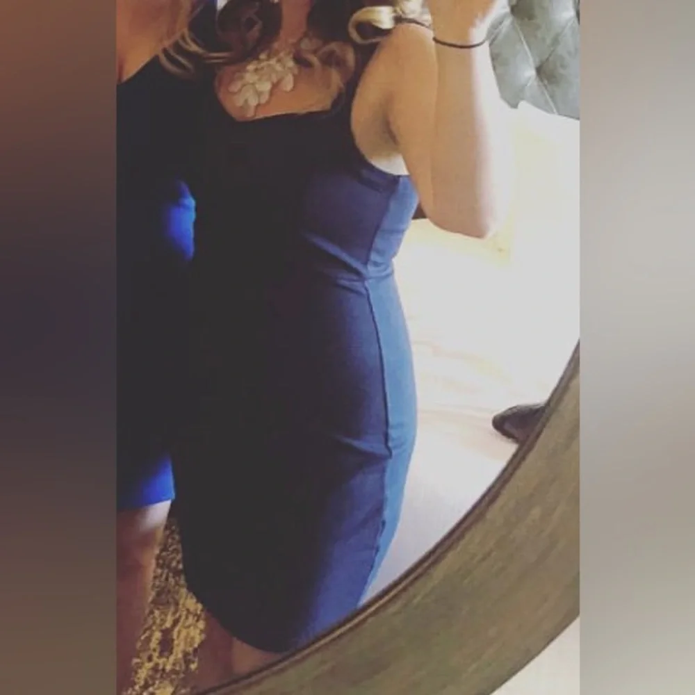 Francesca’s Sleeveless Sweetheart Dress - Picture 7 of 10